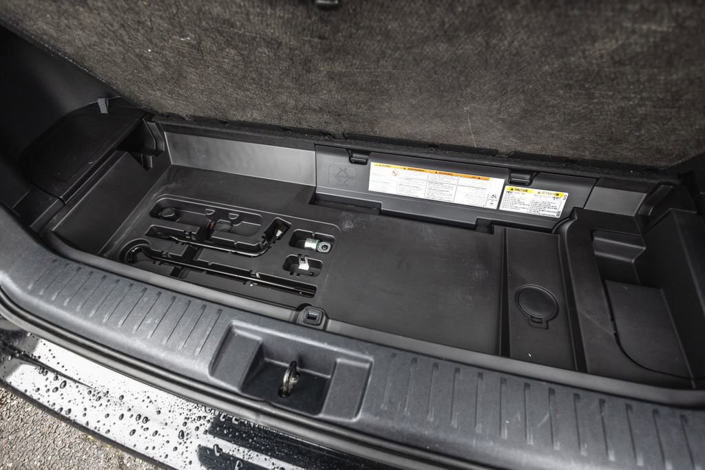 Used 2023 Toyota Highlander XLE image 38