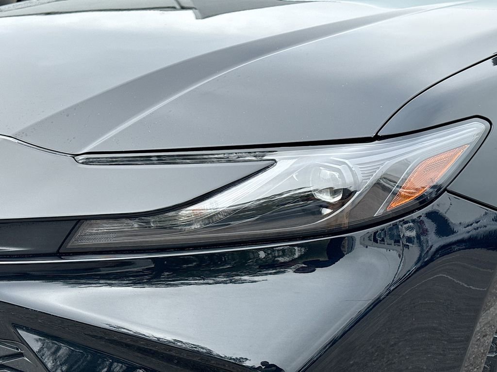 Used 2025 Toyota Camry LE image 9