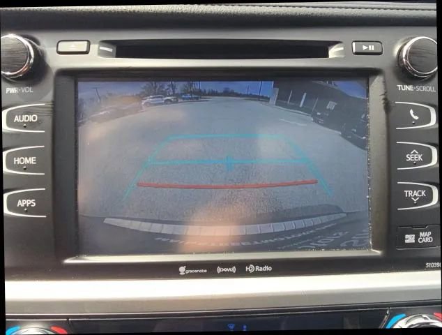 Used 2019 Toyota Highlander XLE AWD/4WD image 31