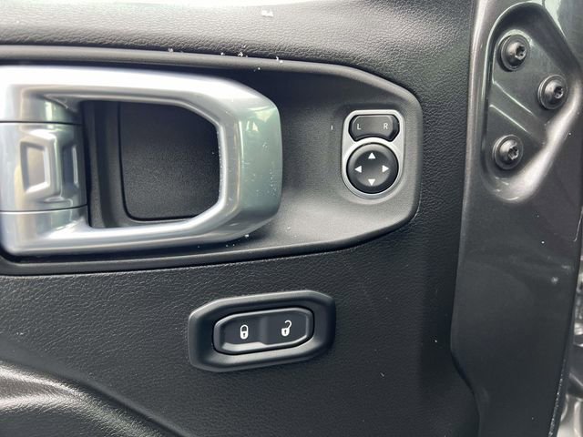 Used 2025 Jeep Gladiator Sport image 12