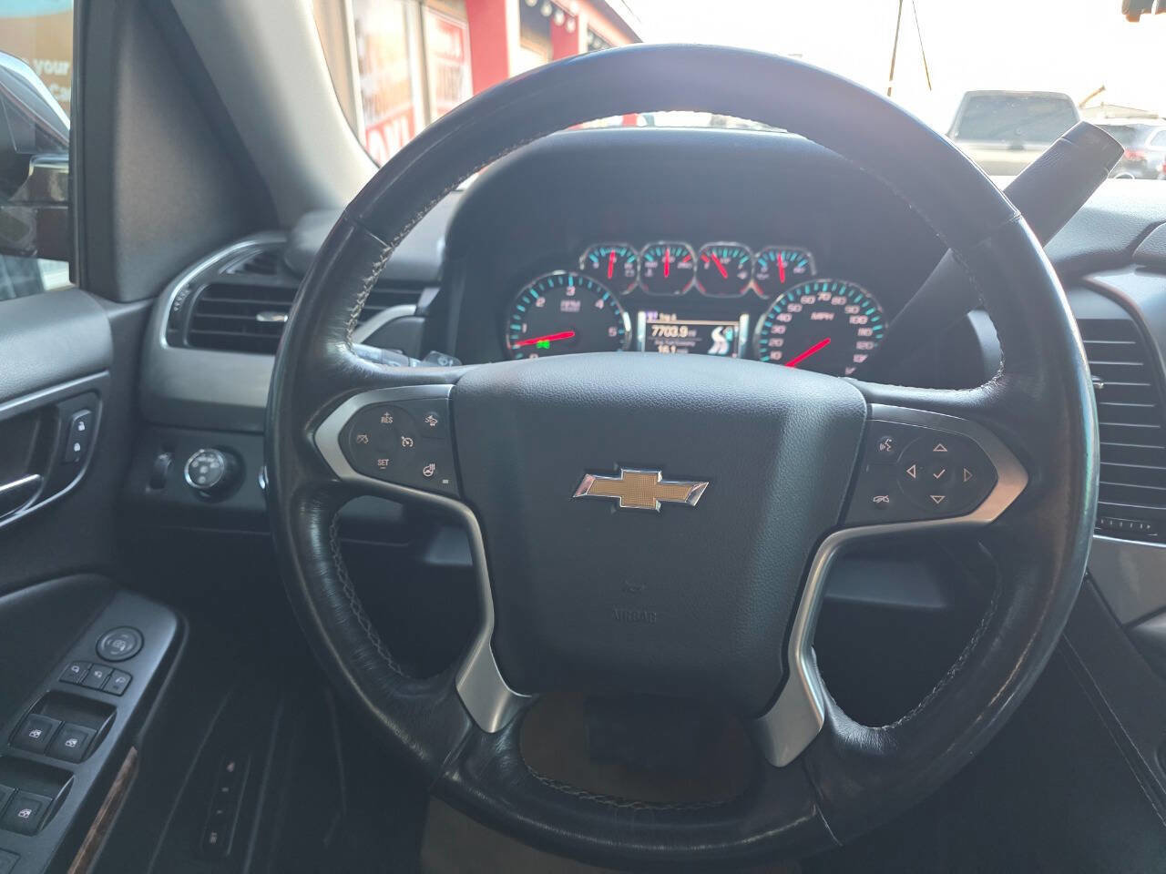 Used 2016 Chevrolet Suburban LTZ image 2