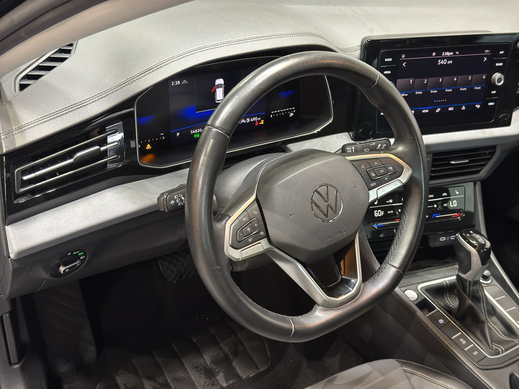 Used 2025 Volkswagen Jetta SE FWD image 16