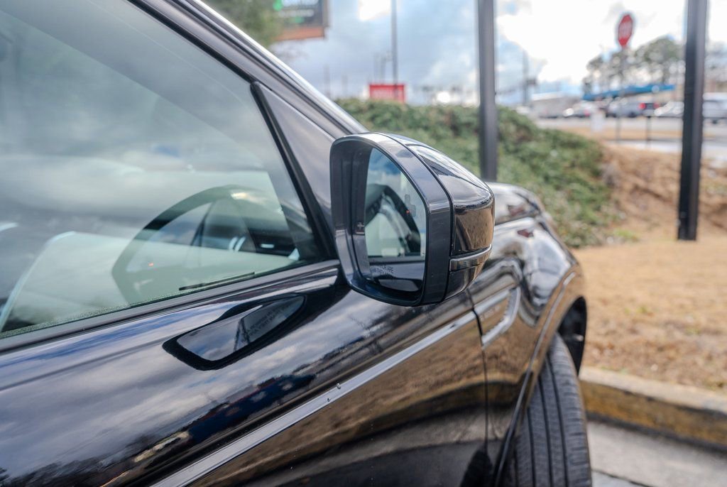 Used 2023 Land Rover Discovery Sport S R-Dynamic image 30