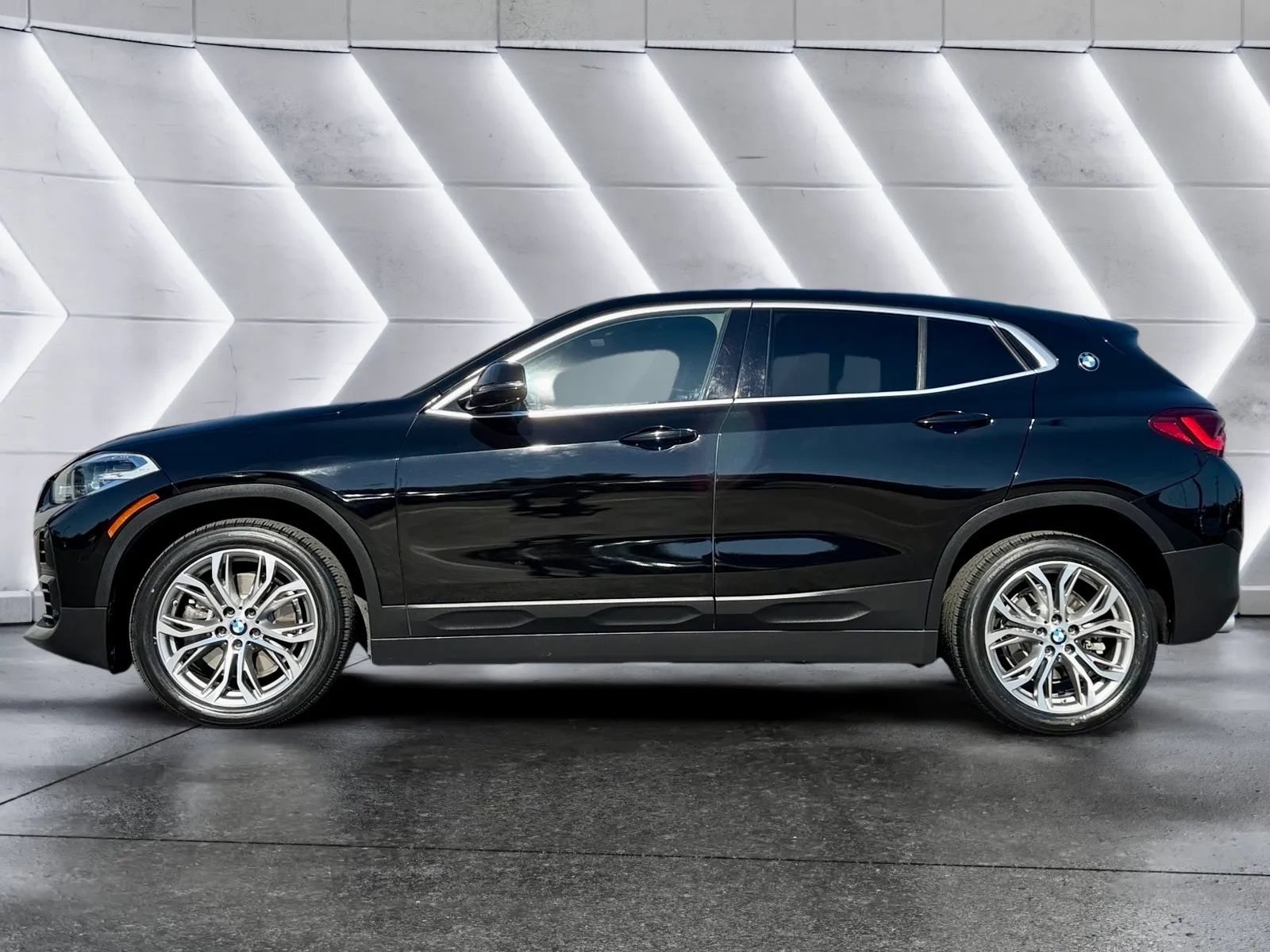 Used 2022 BMW X2 xDrive28i w/ Convenience Package AWD/4WD image 5