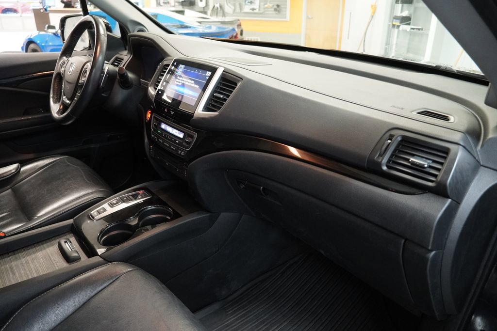 Used 2017 Honda Pilot Touring image 30