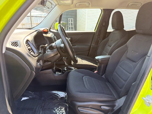 Used 2017 Jeep Renegade Altitude AWD/4WD image 11
