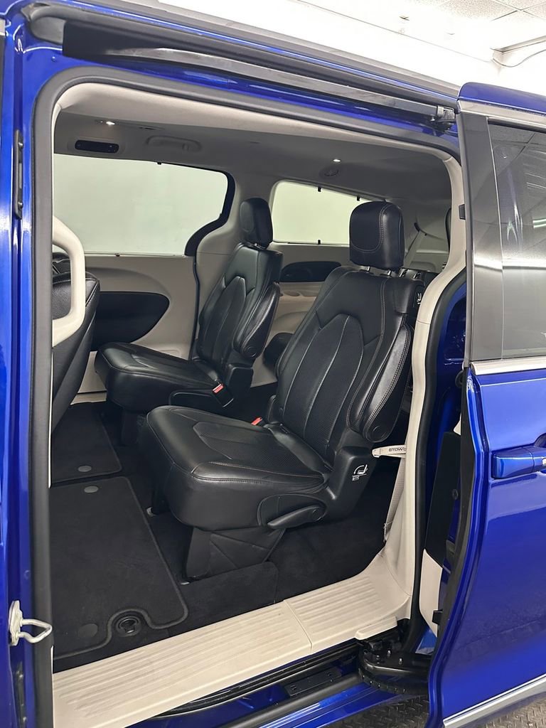 Used 2018 Chrysler Pacifica Touring-L Plus w/ Advanced Safetytec Group image 29