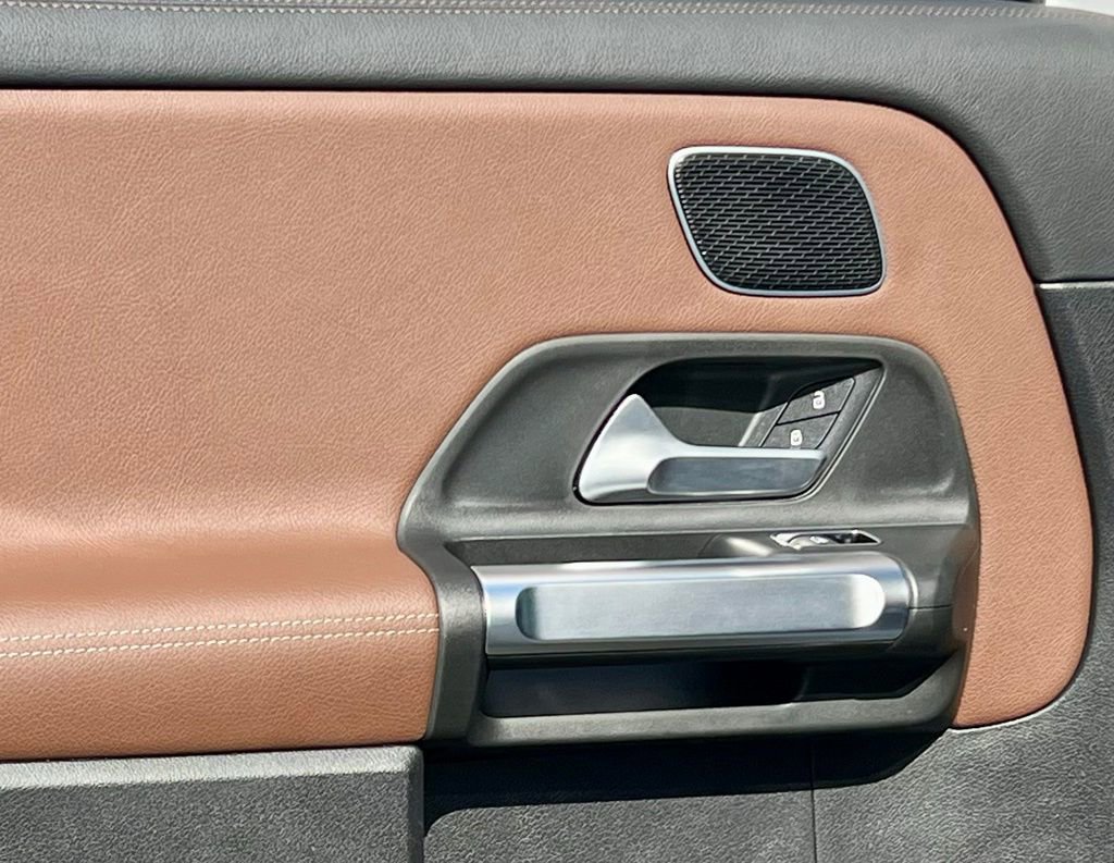 Certified 2021 Mercedes-Benz GLB 35 AMG 4MATIC image 40