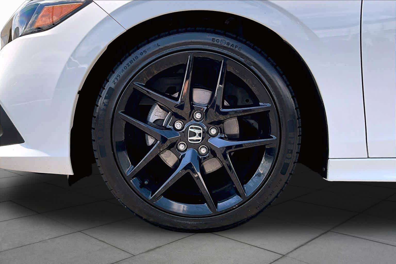 Used 2023 Honda Civic Sport image 11