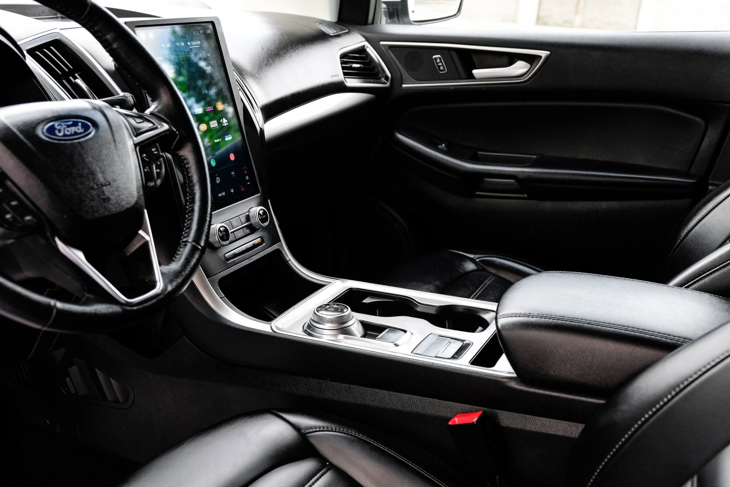 Used 2024 Ford Edge SEL image 34