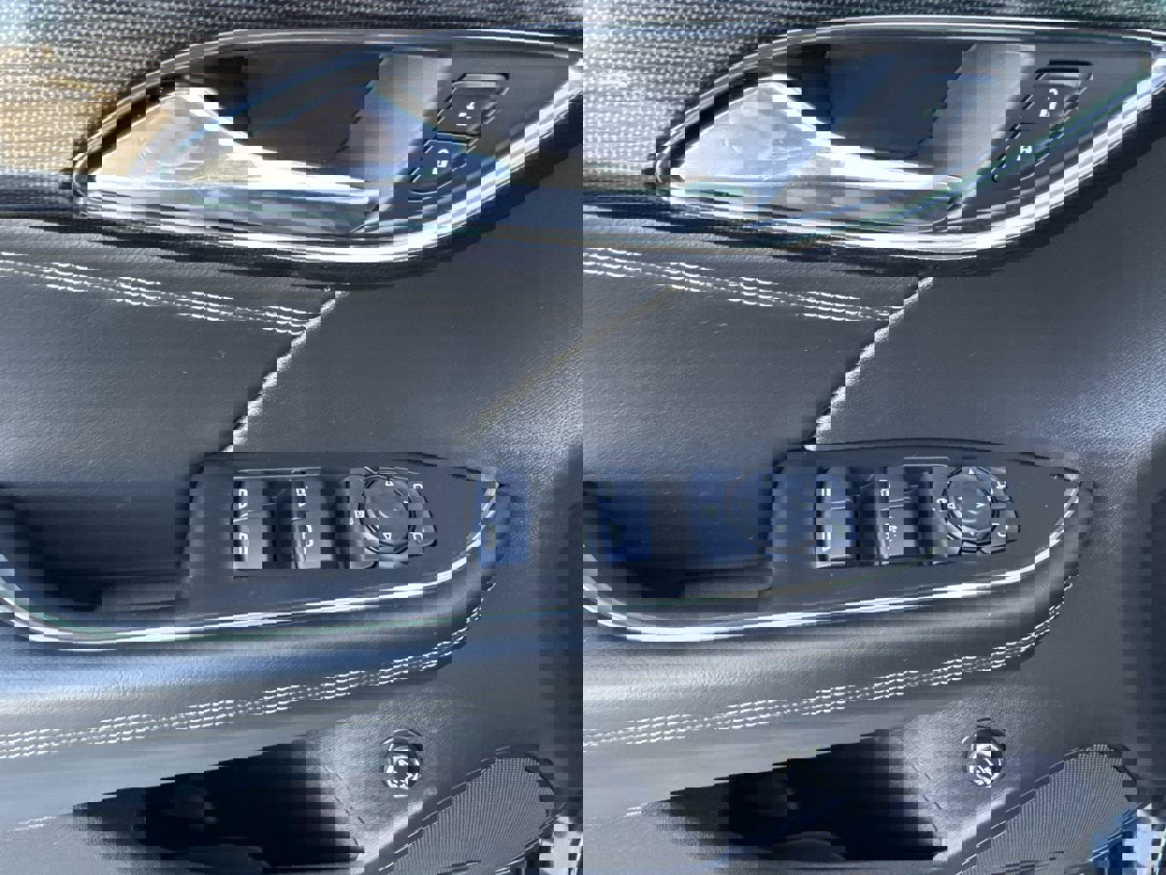 Used 2023 Buick Envision Preferred image 21