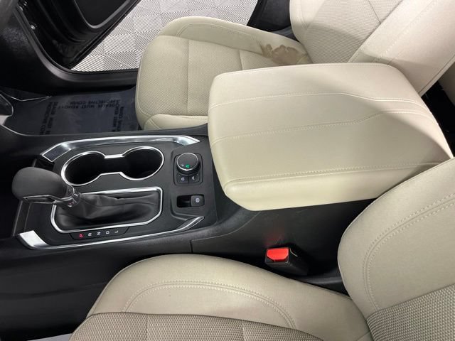 Used 2023 Chevrolet Traverse LS FWD image 29