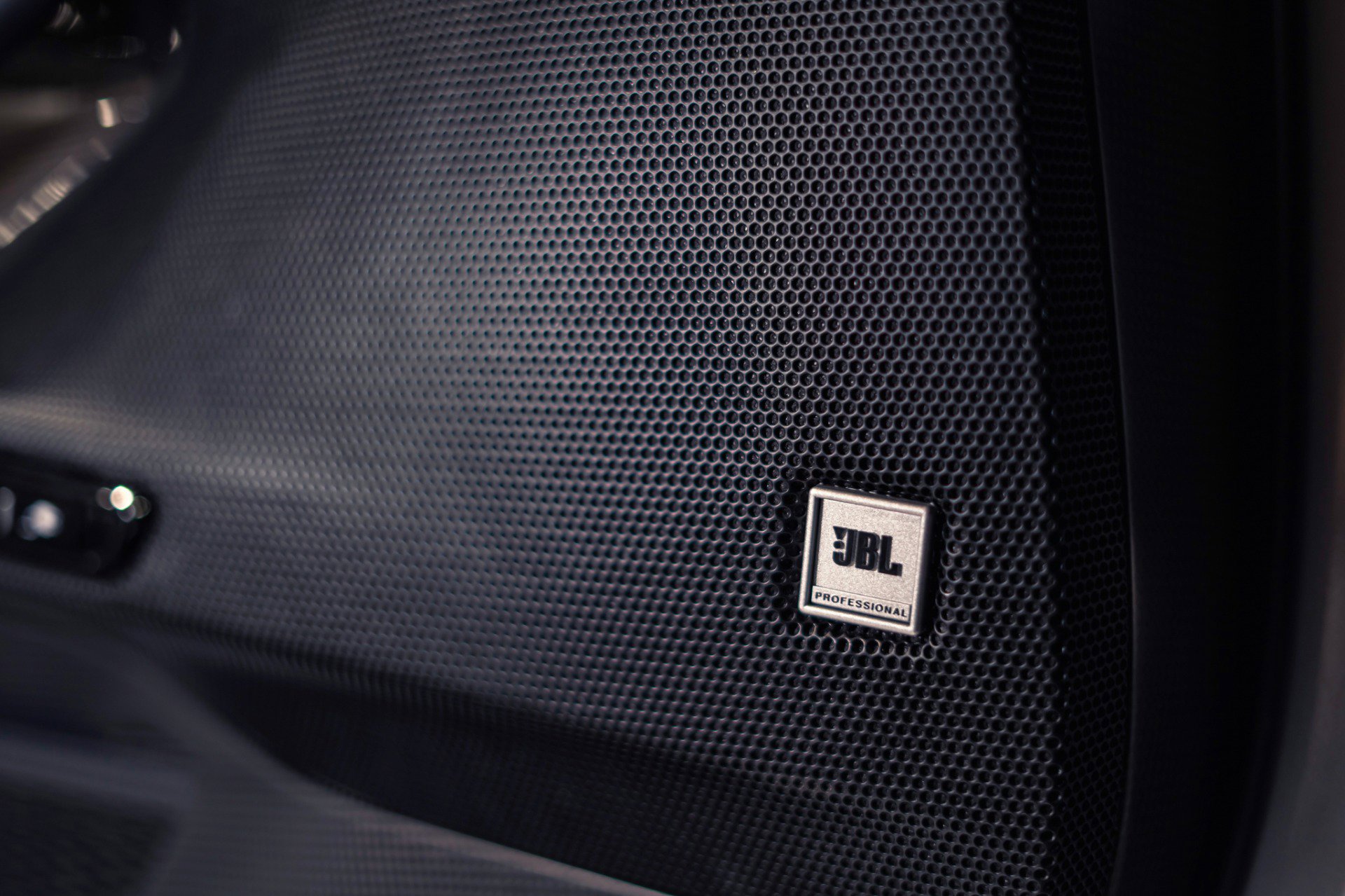 Used 2021 Ferrari SF90 Stradale image 10