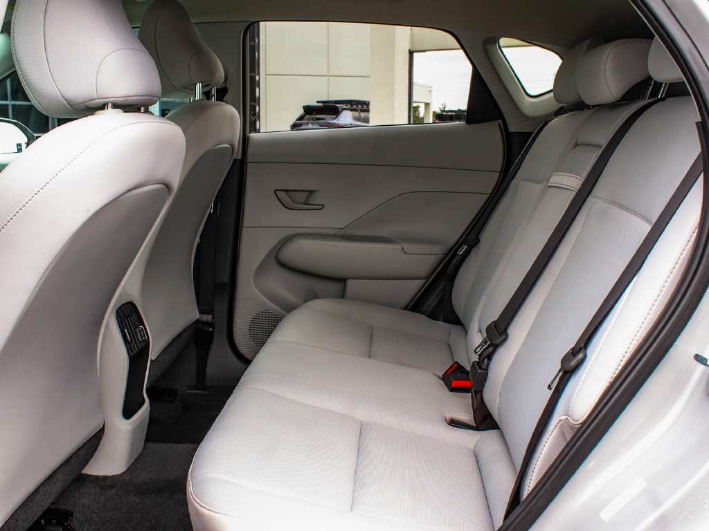 Used 2025 Hyundai Kona SEL AWD/4WD image 33