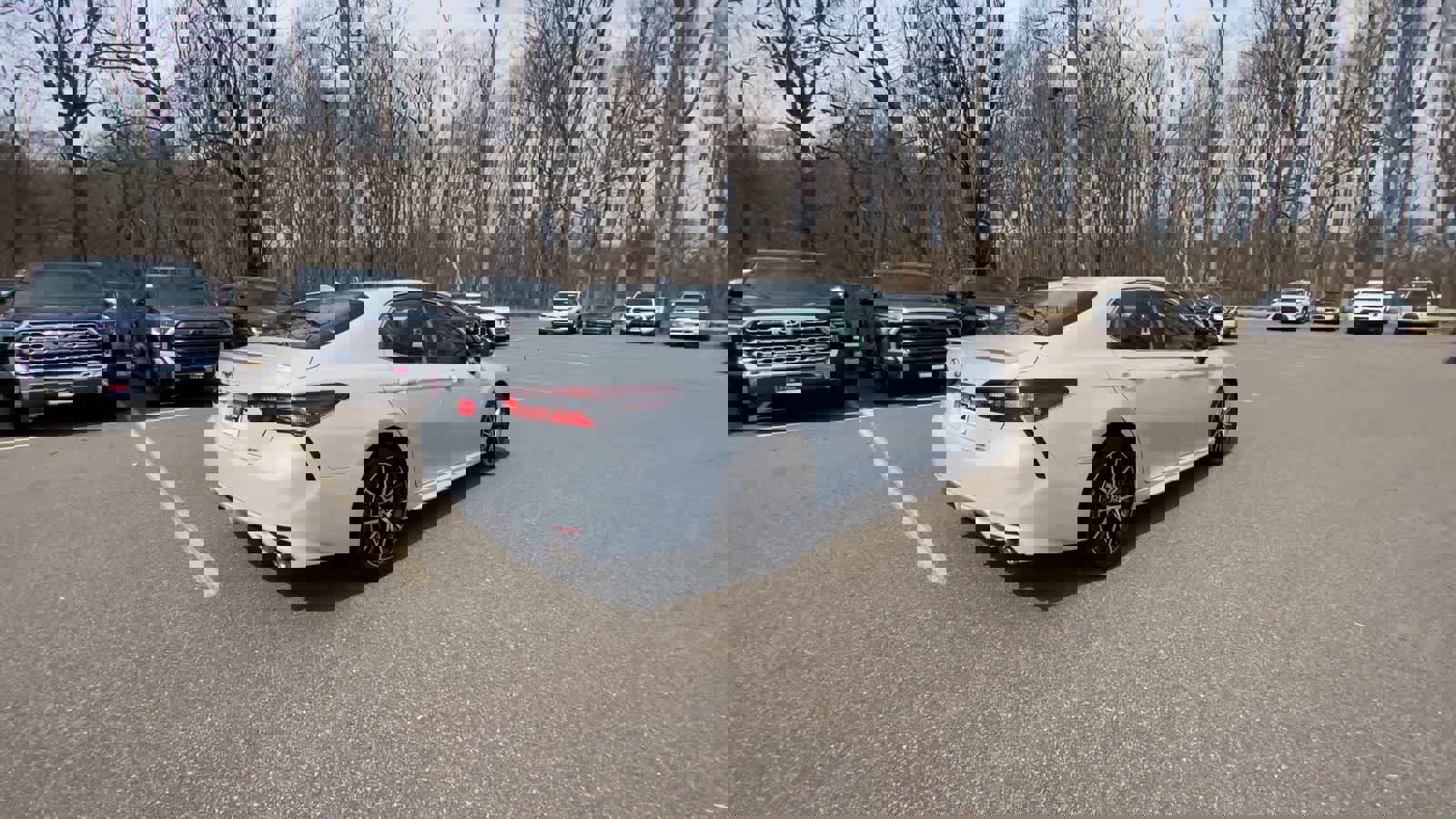 Used 2023 Toyota Camry SE w/ Cold Weather Package image 8