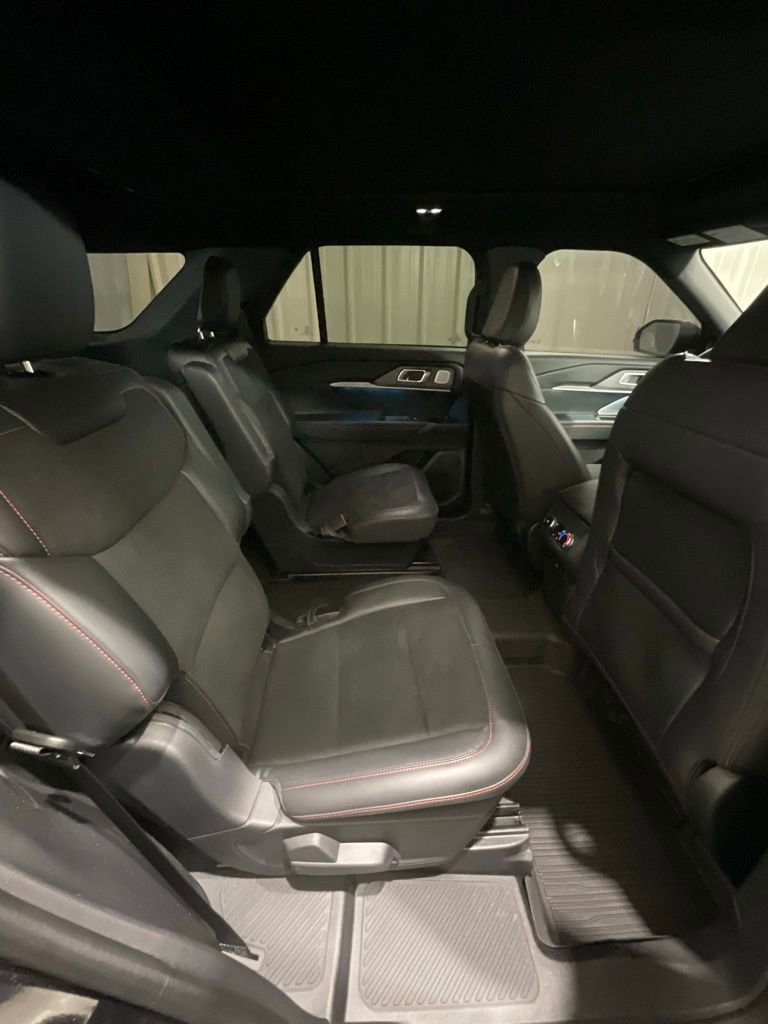 Used 2025 Ford Explorer ST w/ Sun And Sound Package image 14