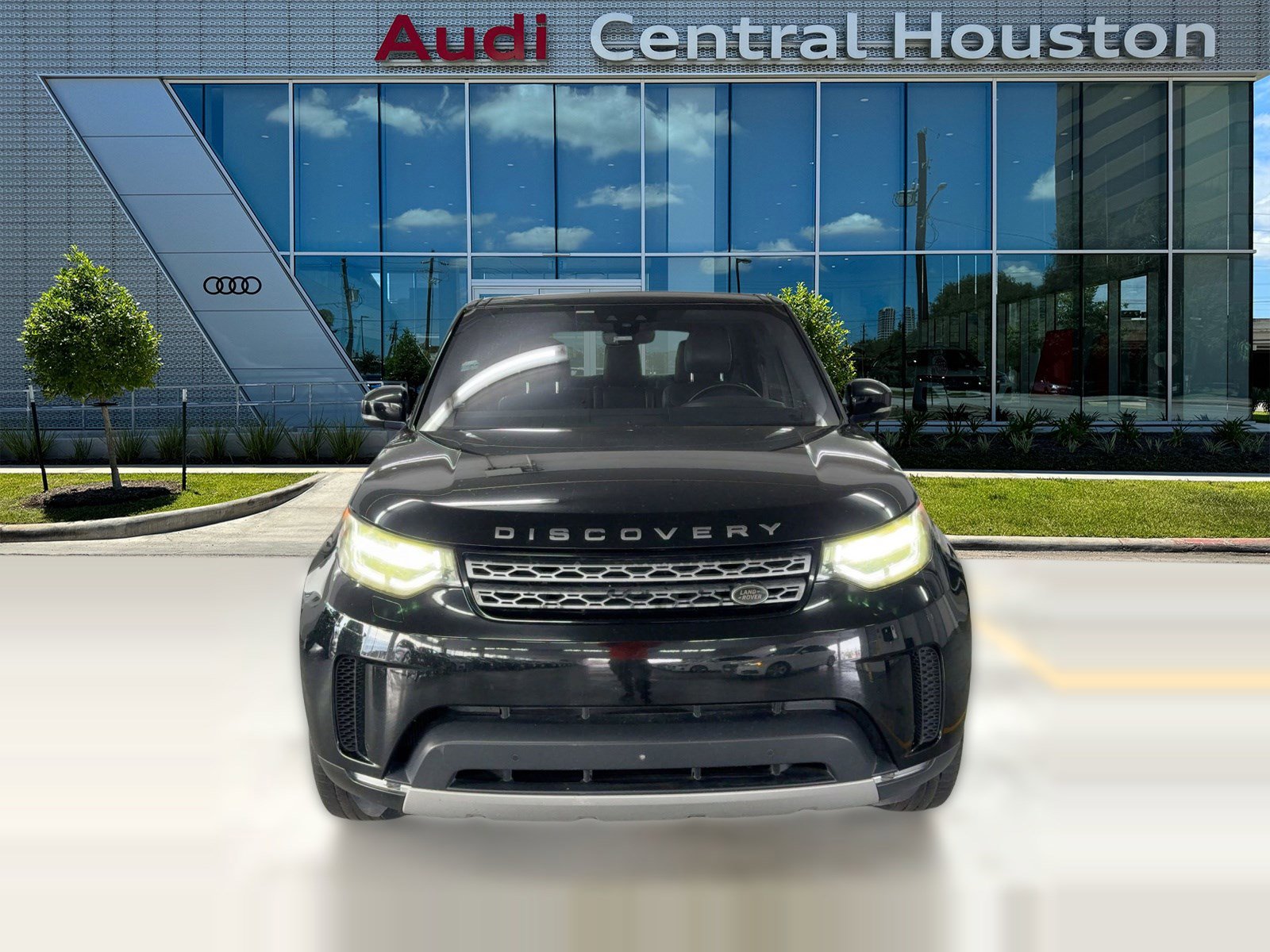 Used 2017 Land Rover Discovery HSE image 6