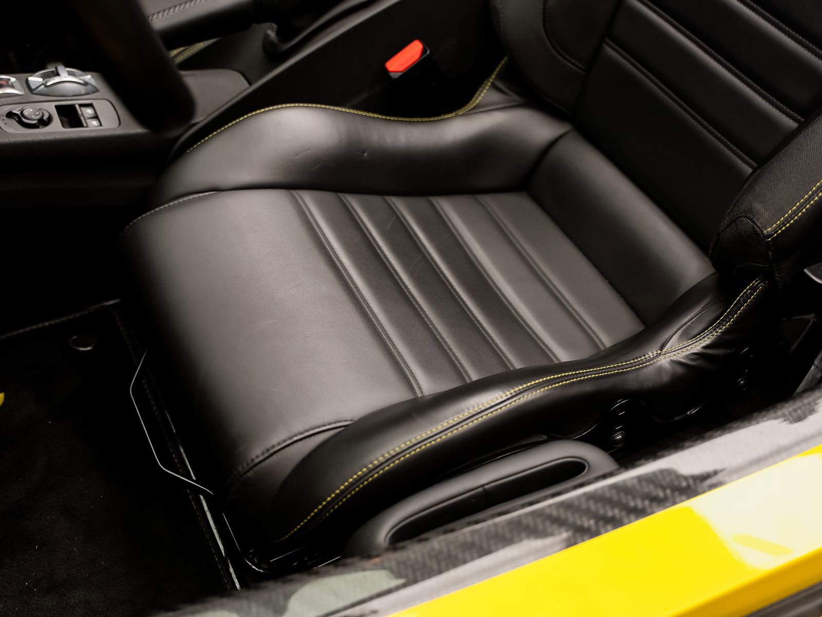 Used 2016 Alfa Romeo 4C Spider RWD image 34
