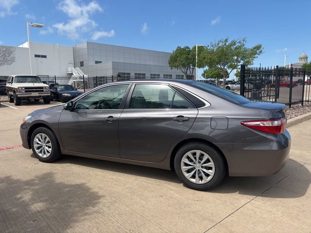 Used 2016 Toyota Camry LE image 8