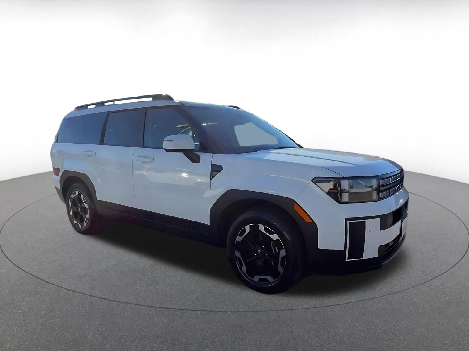 Used 2025 Hyundai Santa Fe SEL image 2