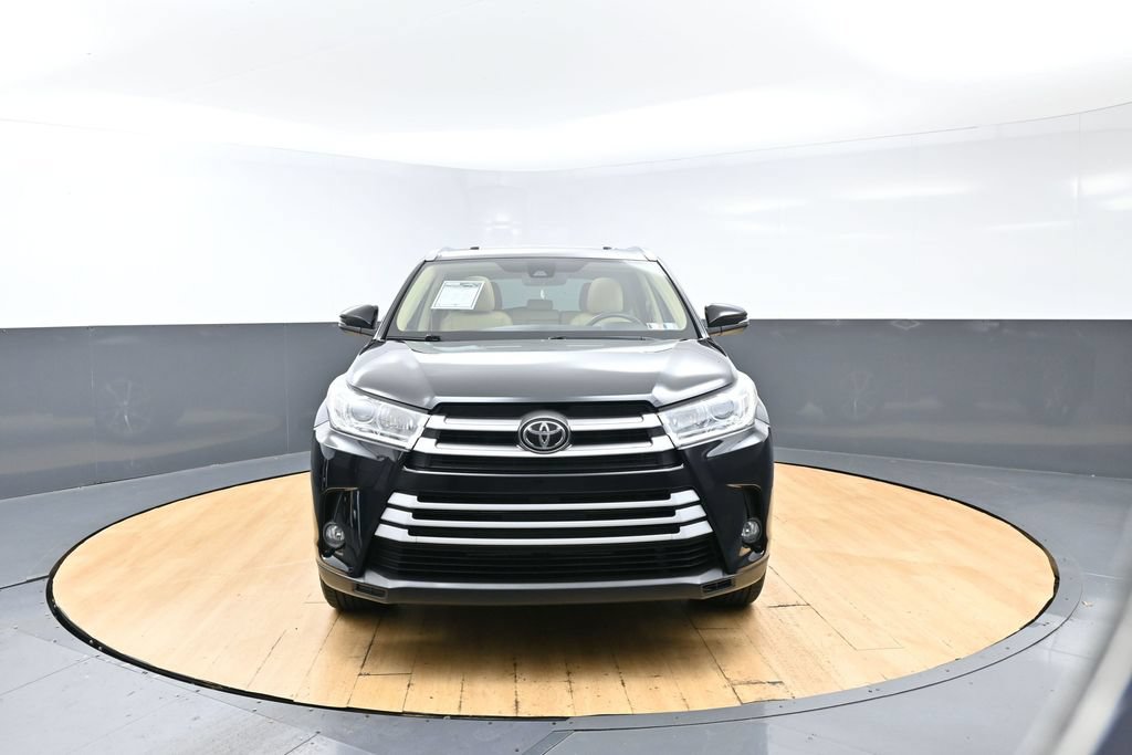 Used 2019 Toyota Highlander XLE AWD/4WD image 4