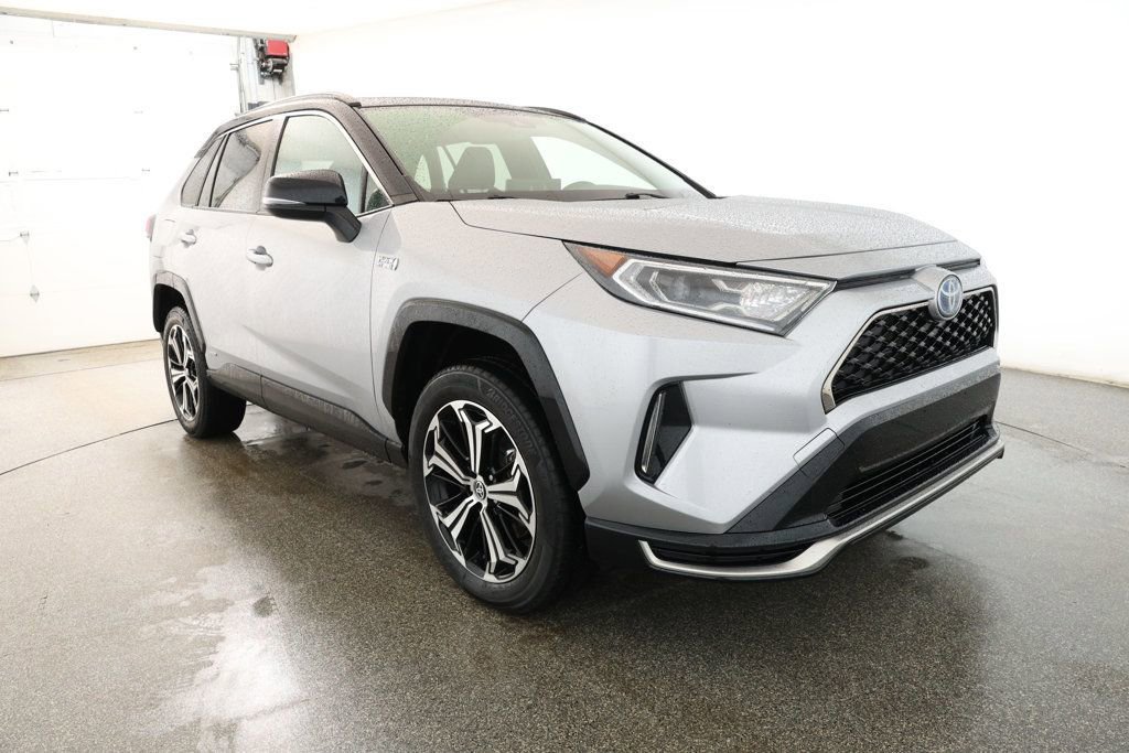 Used 2021 Toyota RAV4 XSE w/ Weather Package image 3