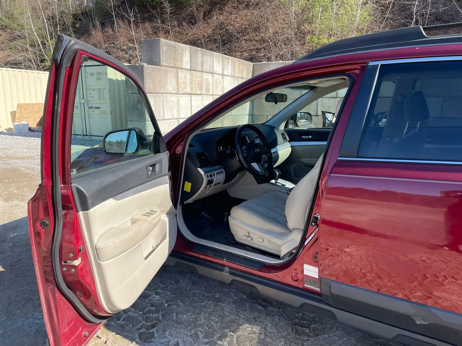 Used 2011 Subaru Outback 2.5i Premium w/ All-Weather Pkg image 9