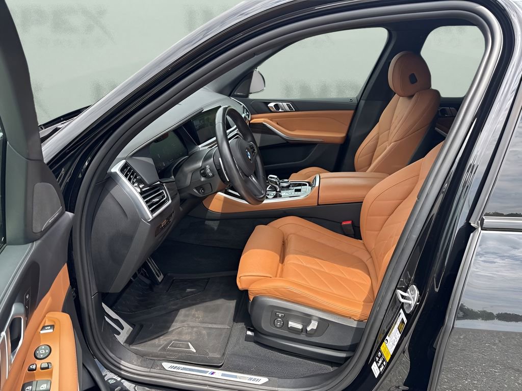 Used 2023 BMW X5 xDrive40i w/ M Sport Package AWD/4WD image 9