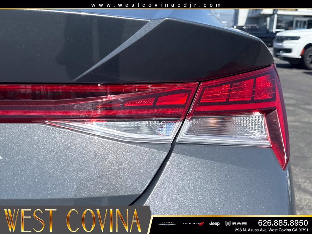 Used 2025 Hyundai Elantra SEL FWD image 29