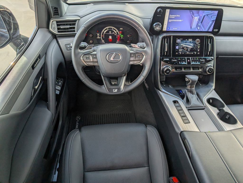 Used 2024 Lexus LX 600 F Sport image 3