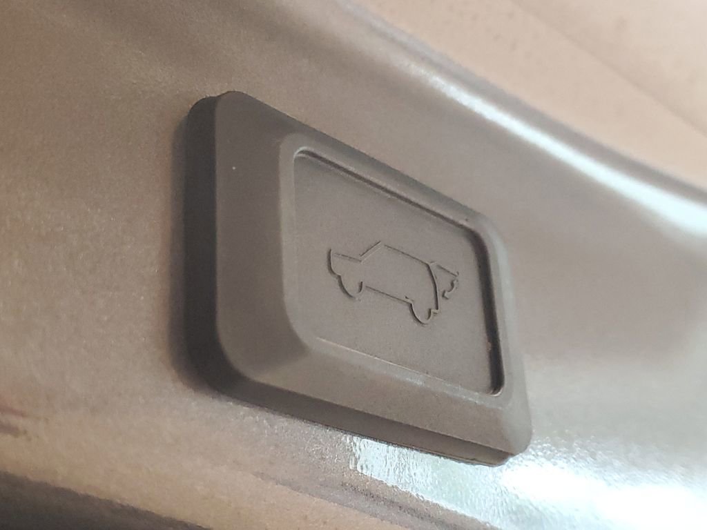 Certified 2023 Toyota RAV4 XLE w/ Convenience Package image 9