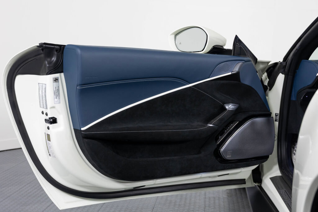 Certified 2024 Ferrari Roma Spider RWD image 34