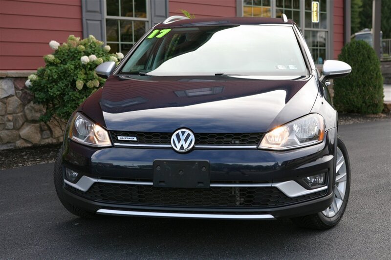 Used 2017 Volkswagen Golf Alltrack S AWD/4WD image 2