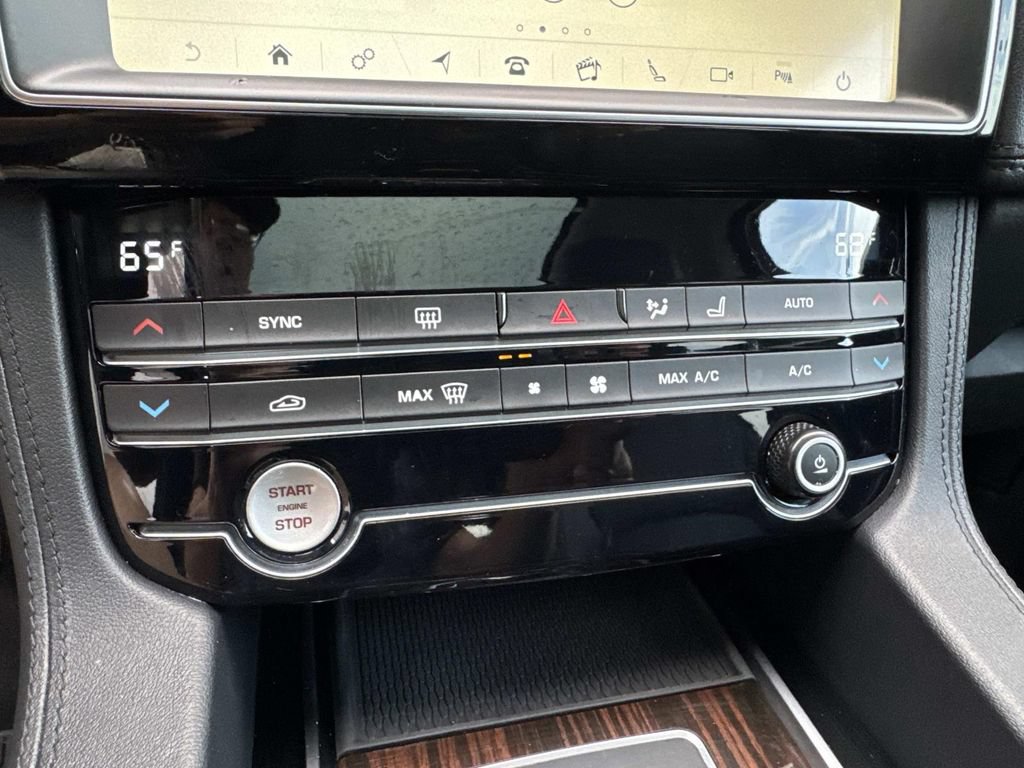 Certified 2020 Jaguar F-PACE Prestige AWD/4WD image 26