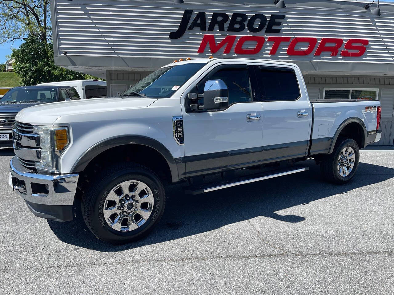 Used 2017 Ford F250 Lariat w/ Lariat Ultimate Package AWD/4WD image 3