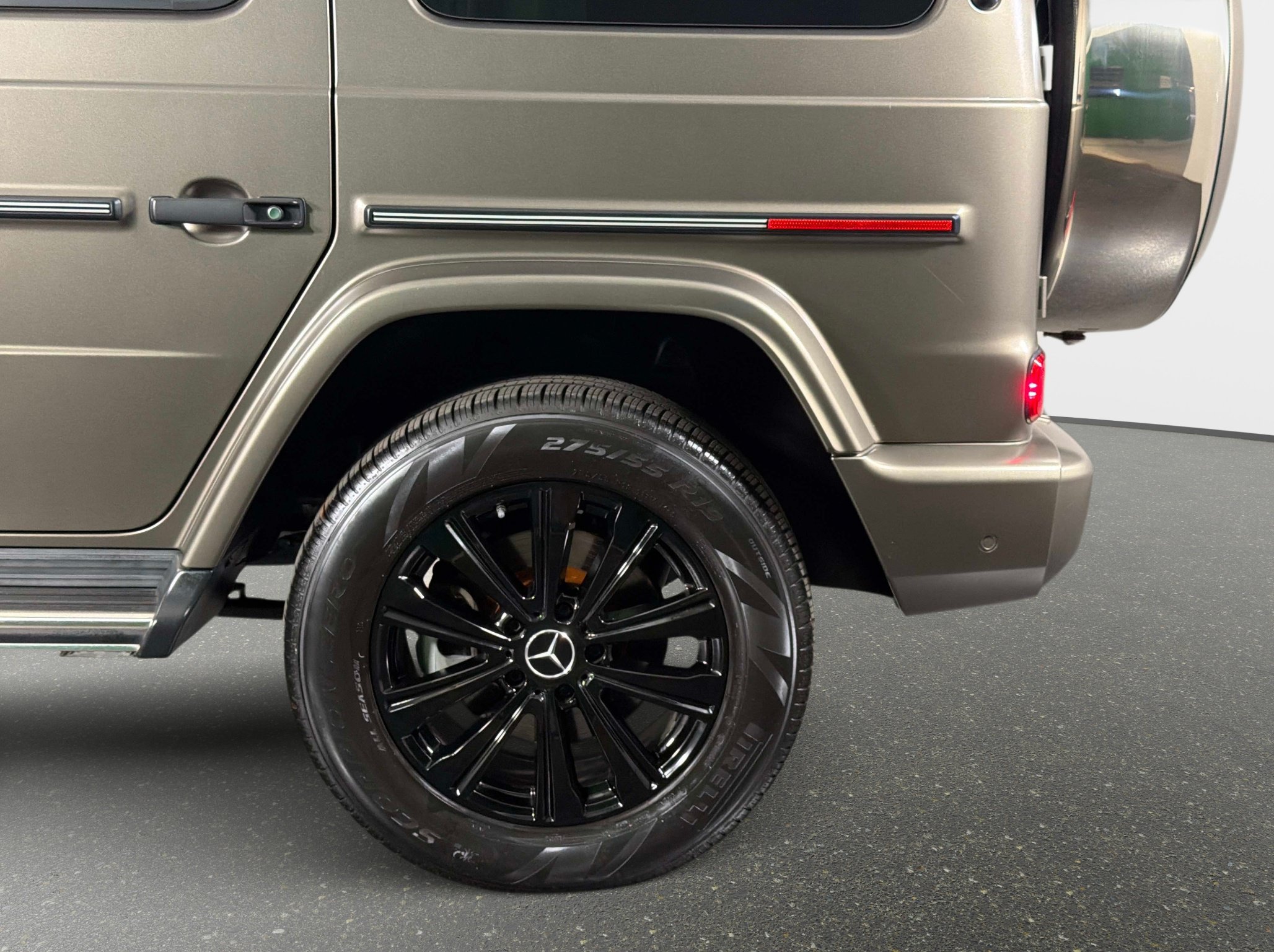 Used 2022 Mercedes-Benz G 550 image 12