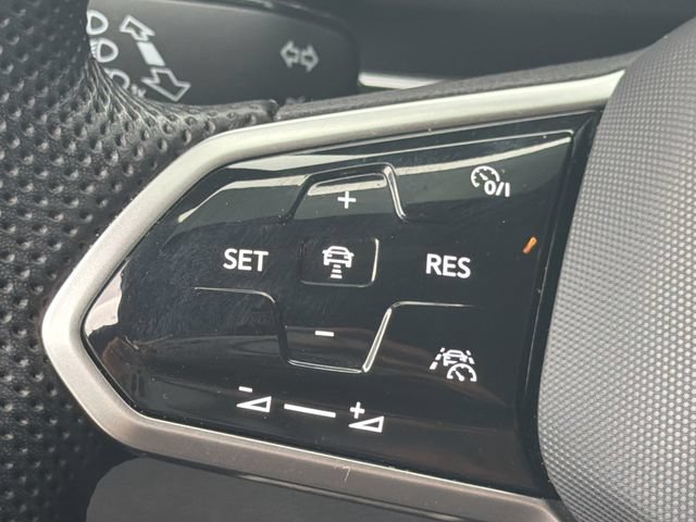 Used 2024 Volkswagen Jetta GLI 40th Anniversary Edition FWD image 24