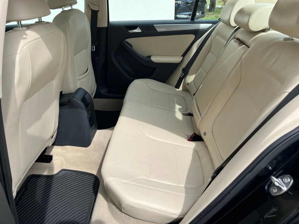 Used 2016 Volkswagen Jetta SE FWD image 18