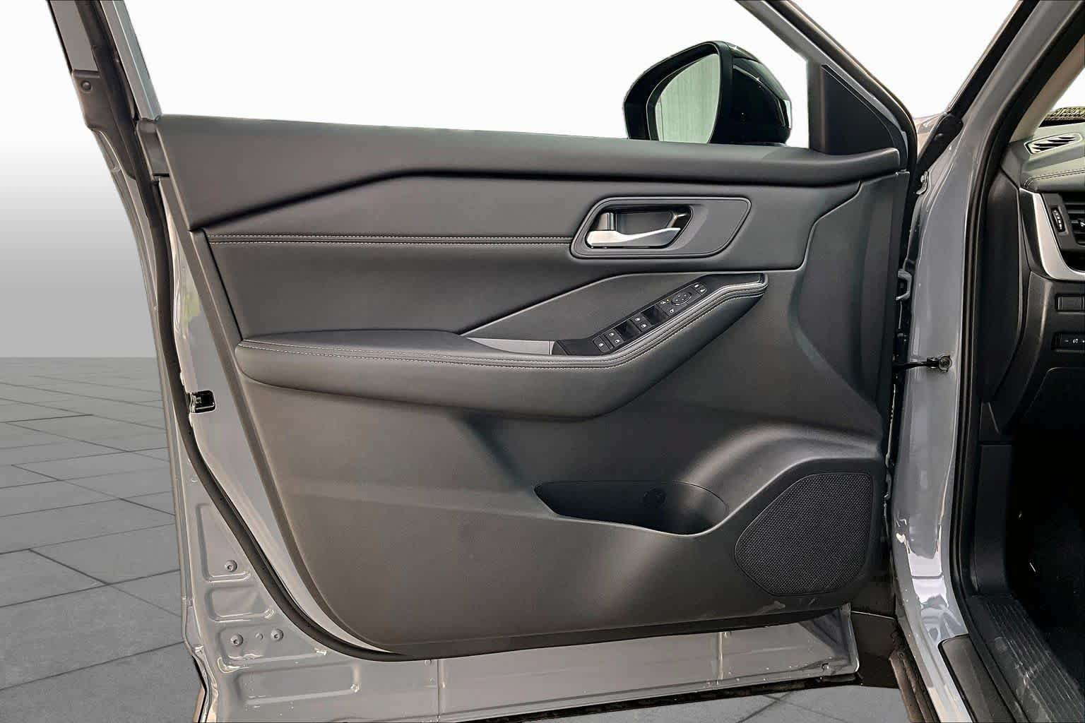 New 2026 Nissan Rogue Dark Armor AWD/4WD image 13
