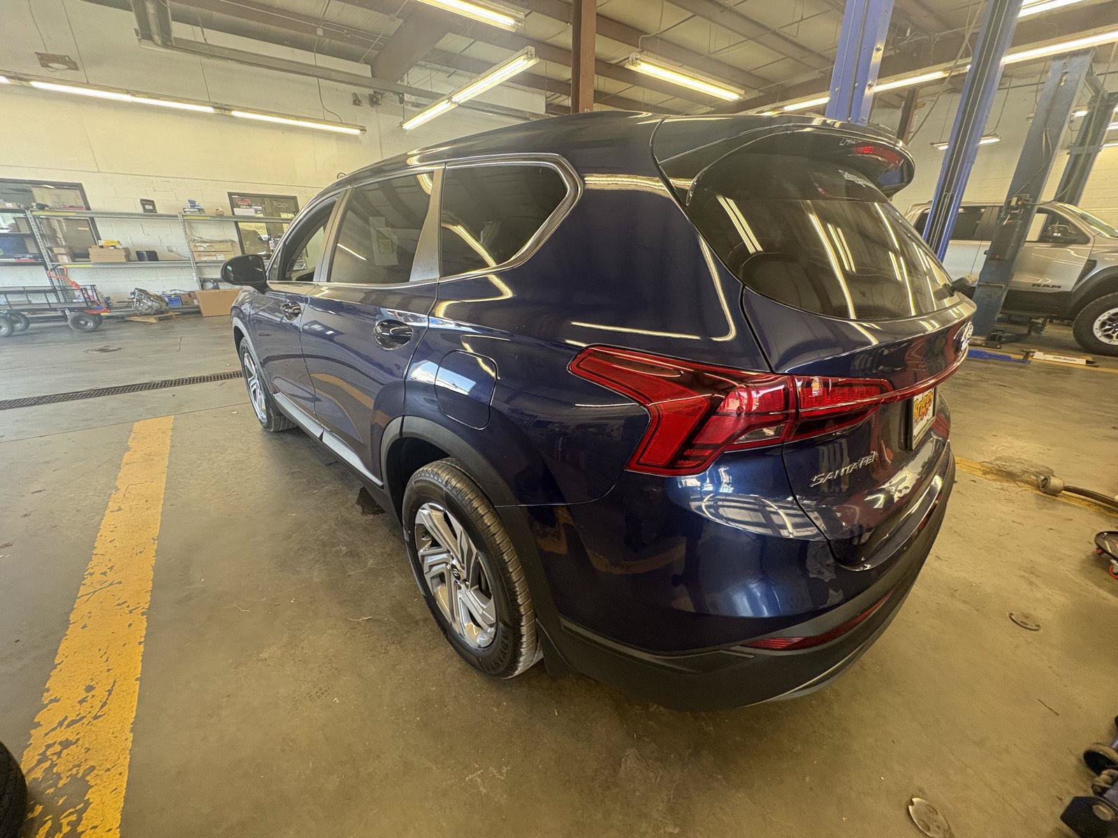 Used 2023 Hyundai Santa Fe SE FWD image 3