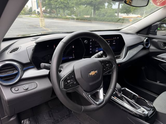 Used 2025 Chevrolet Trax LT w/ Driver Confidence Package FWD image 13