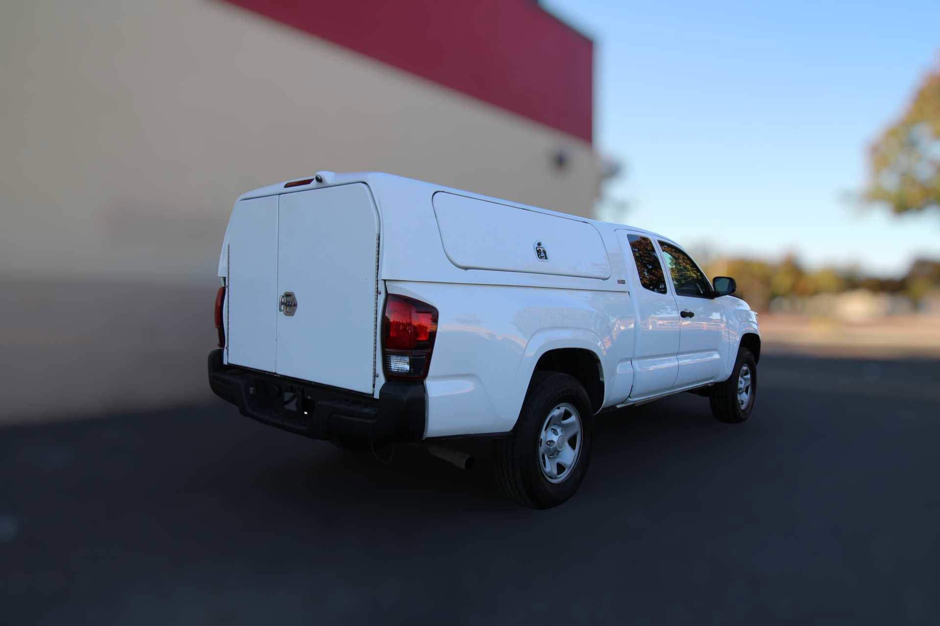 Used 2020 Toyota Tacoma SR image 4