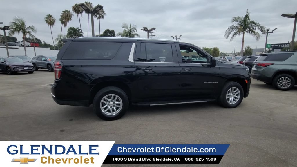 Certified 2024 Chevrolet Suburban LT AWD/4WD image 8