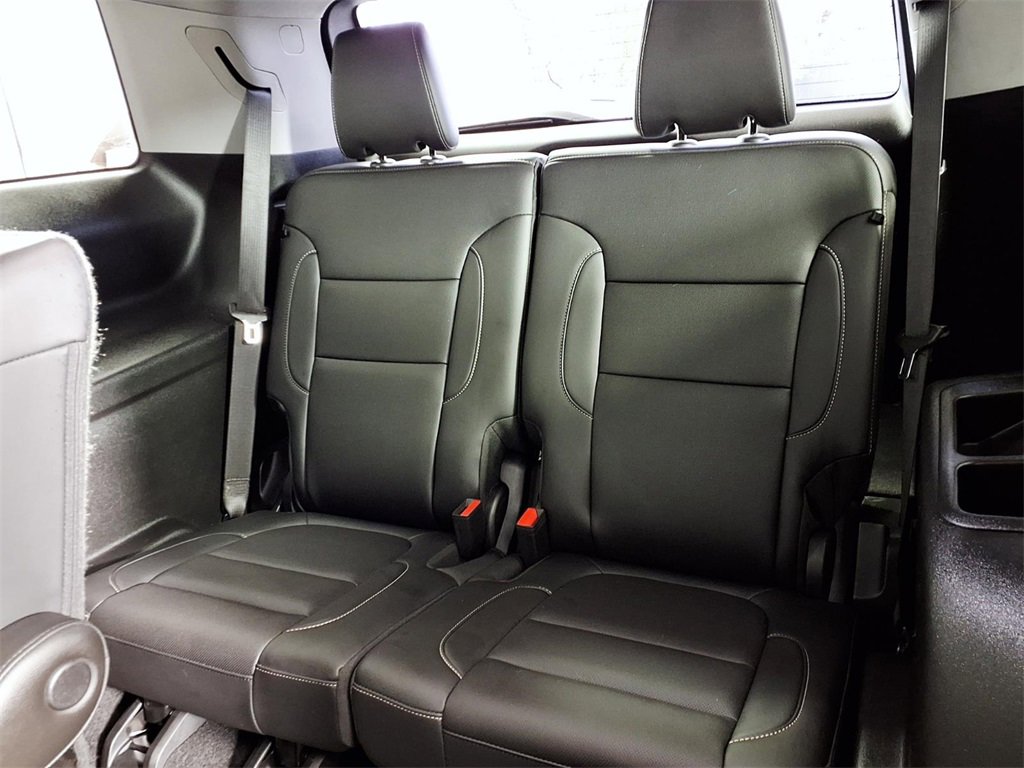 Used 2023 GMC Acadia SLT w/ Elevation Edition image 9