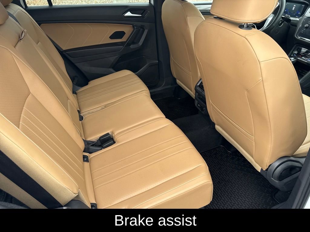 Used 2022 Volkswagen Tiguan SE image 11