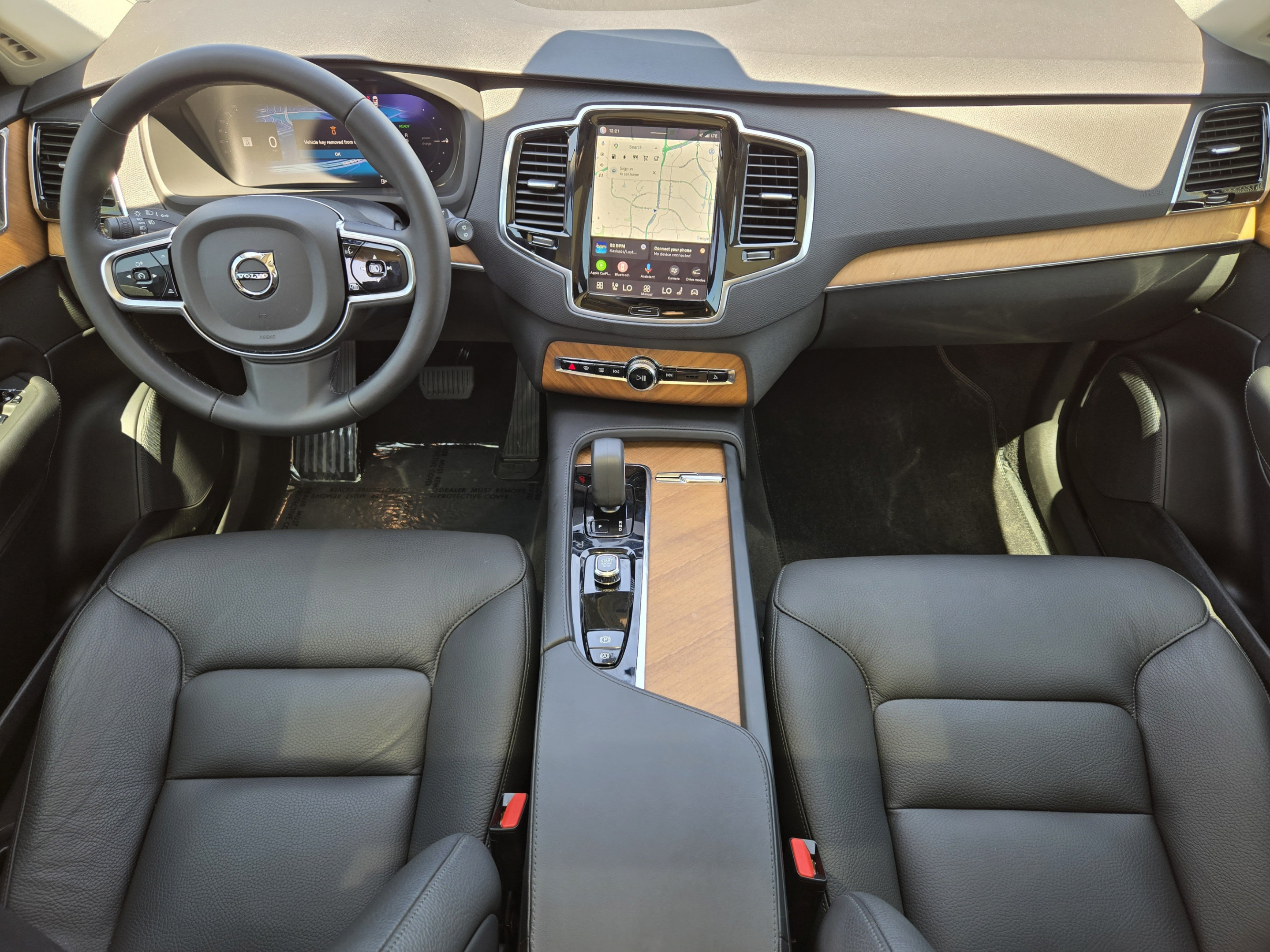 Used 2025 Volvo XC90 T8 Plus w/ Protection Package Premier AWD/4WD image 26