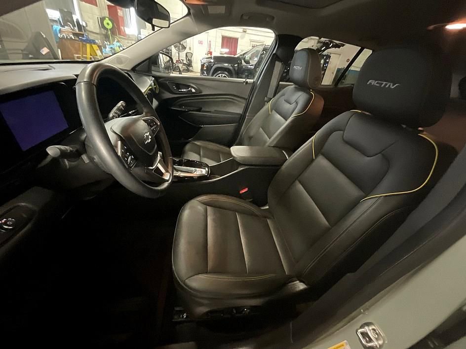 Used 2024 Chevrolet Trax ACTIV w/ Sunroof Package image 4