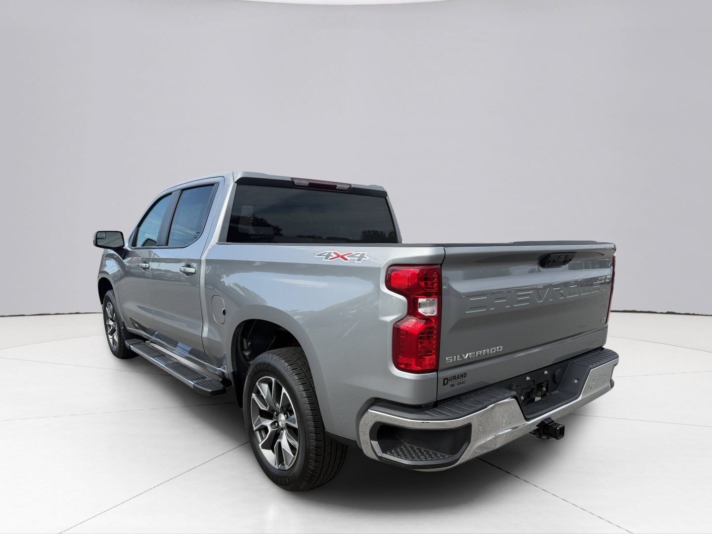 Used 2023 Chevrolet Silverado 1500 LT AWD/4WD image 6