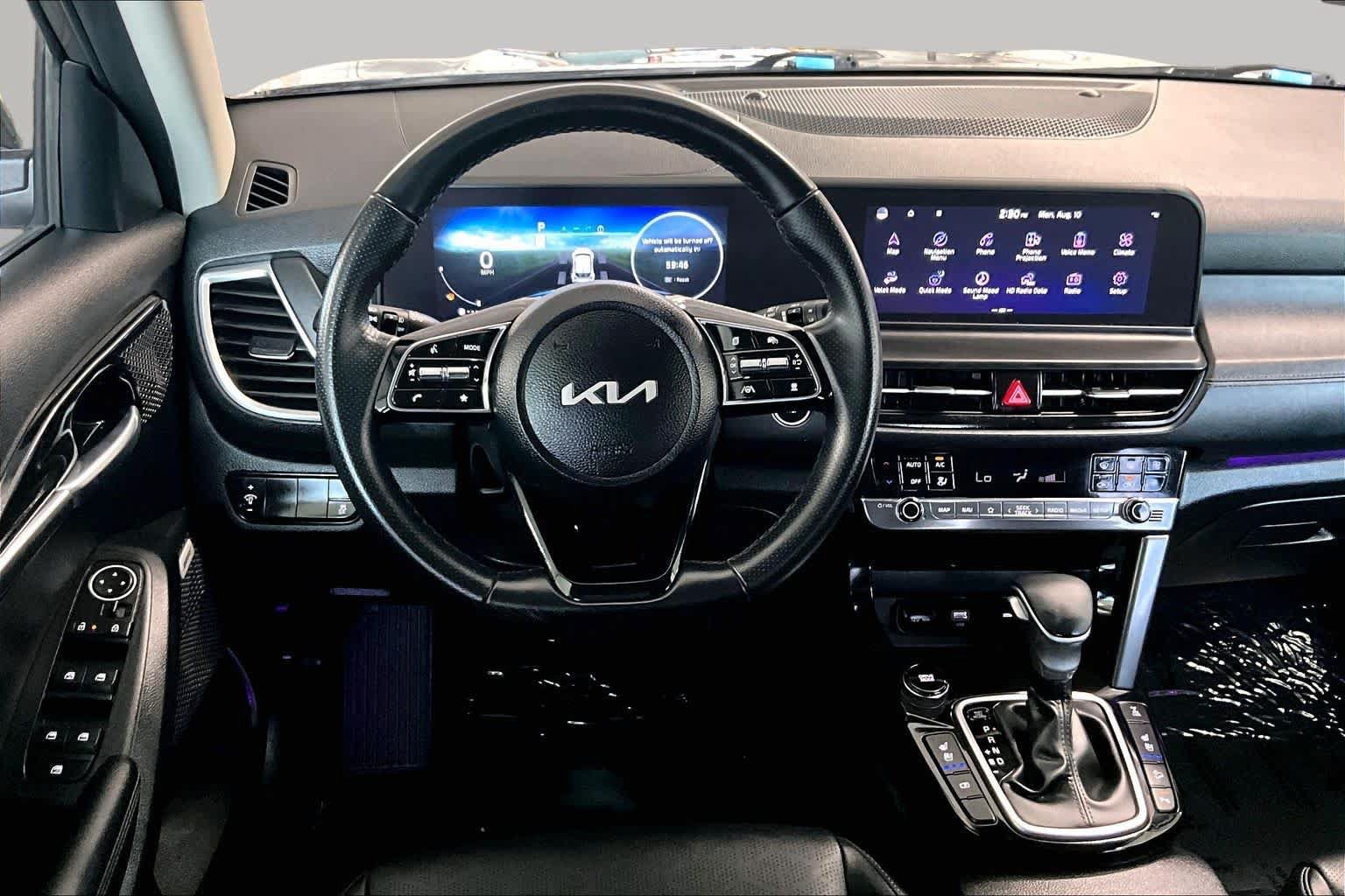 Certified 2025 Kia Seltos SX w/ SX Sunroof Package AWD/4WD image 6