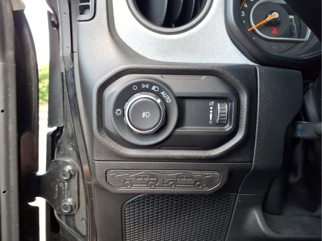 Used 2024 Jeep Wrangler Unlimited Sport AWD/4WD image 21